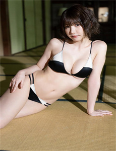《美女窝视频-当着罗晋的面草唐嫣》