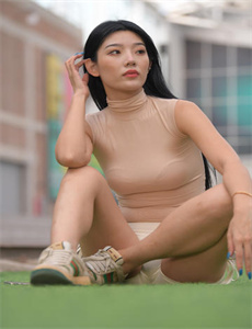 《老地方在线观看免费-射90黑b丝女》
